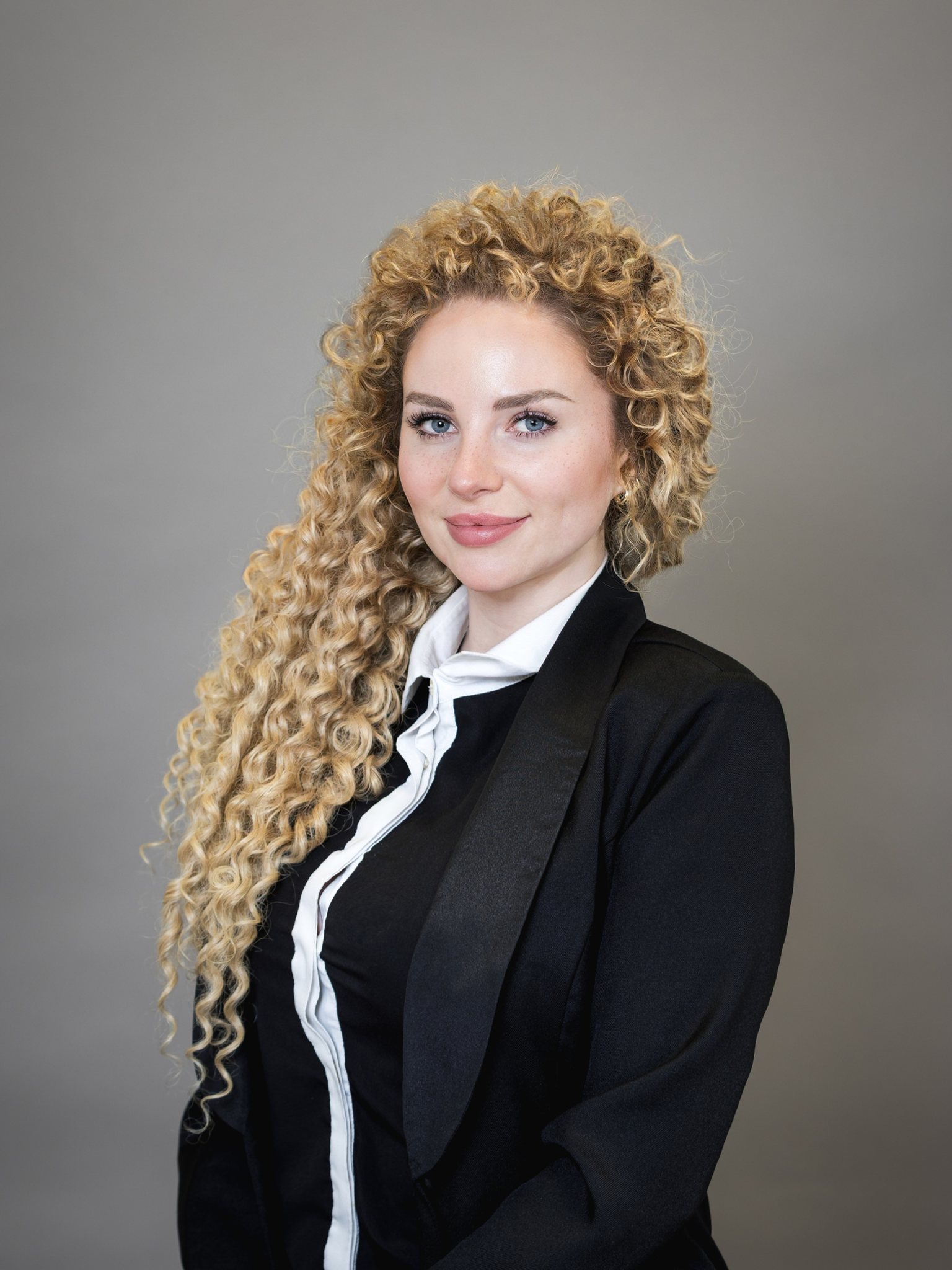 Frau Hailer, Gründerin von LADYPAINT