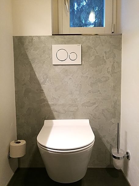 WC mit grauer Spachteltechnik